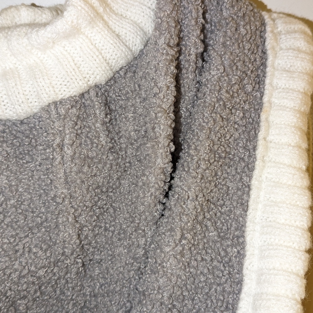 Hooded Jacket - Picture 3 of 6